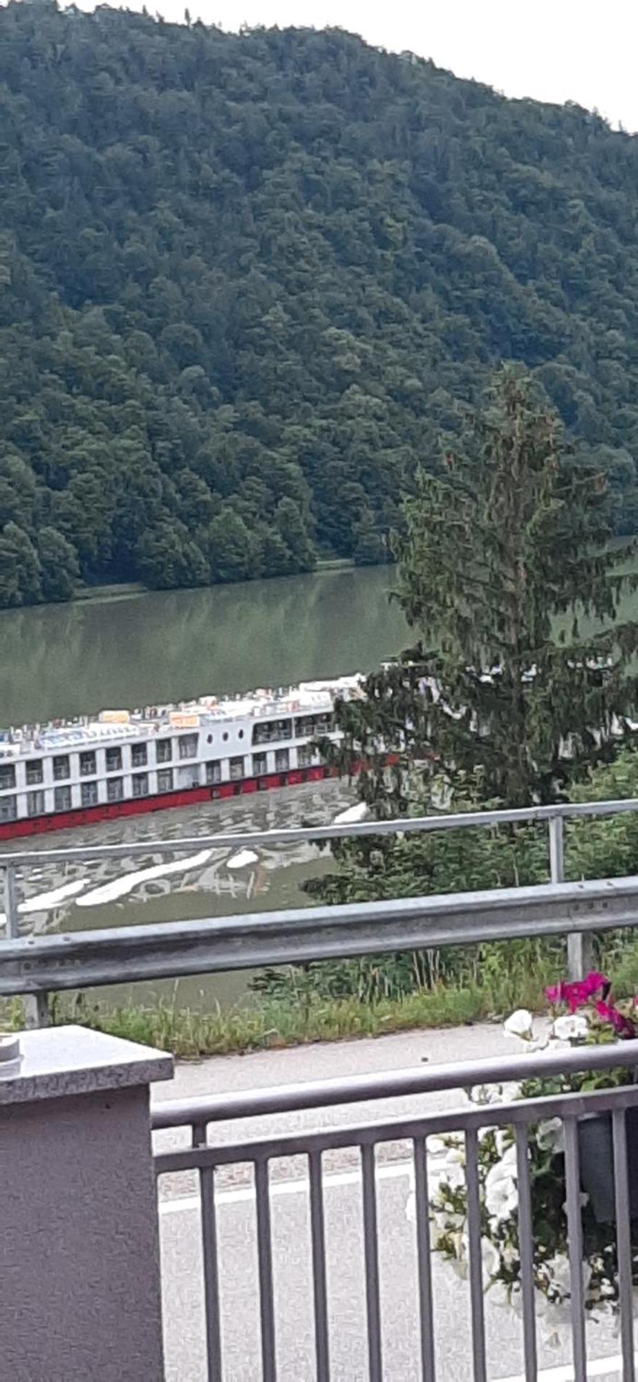 Gasthaus Zur Blauen Donau Wesenufer Екстериор снимка